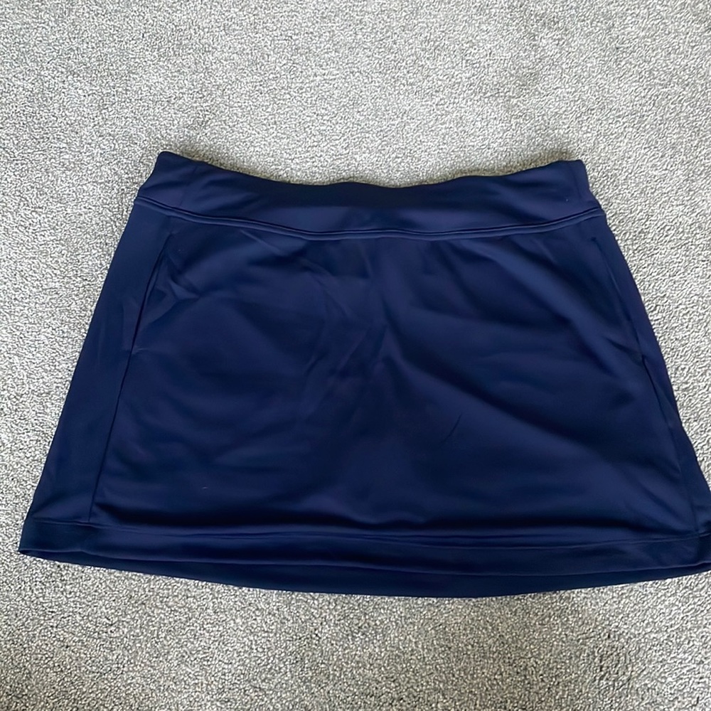 Golf/Tennis skort. Front pockets. Navy Large. Never worn